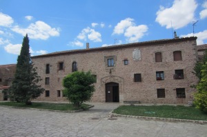 El Convento de Santa Isabel y su invitante acceso